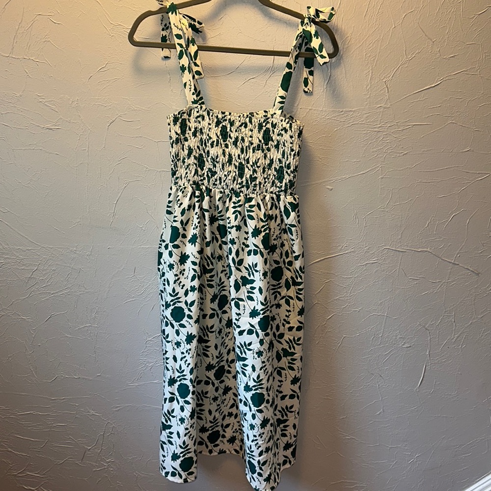 🧡 3/$25 Leafy Midi Dress 🍃